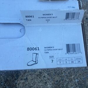 Minnetonka Tan Olympia Ankle Boots